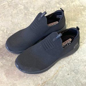 Skechers Stretch Fit Black women's 9